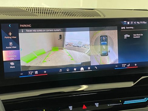 Used 2025 BMW 530i xDrive w/ M Sport Package image 26