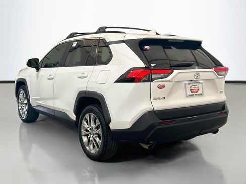 Used 2020 Toyota RAV4 XLE Premium FWD image 7