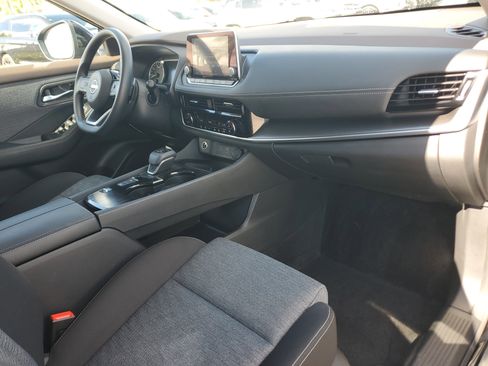 Used 2022 Nissan Rogue SV FWD image 17