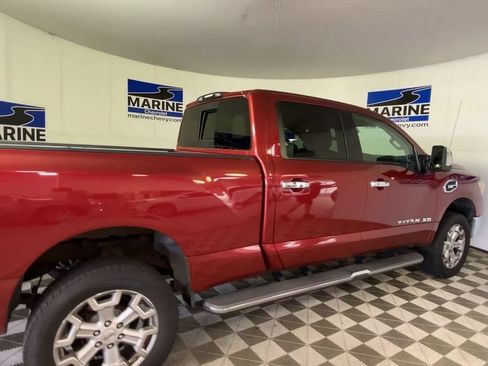 Used 2017 Nissan Titan SL AWD/4WD image 2