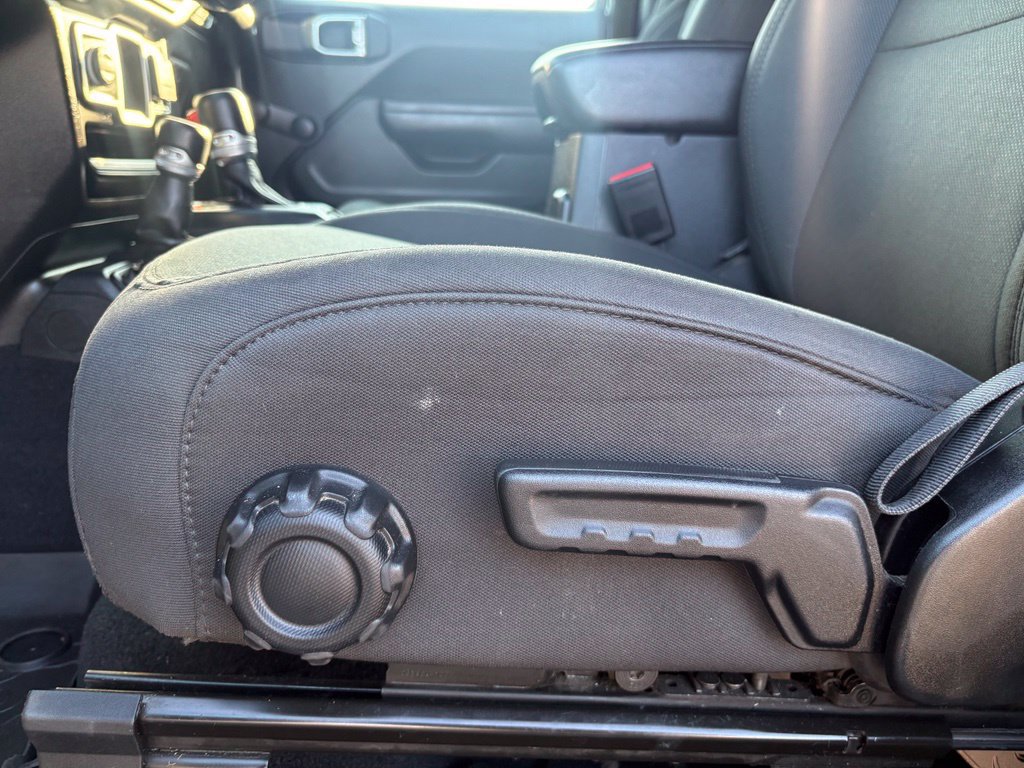 Used 2022 Jeep Wrangler Sport AWD/4WD image 9