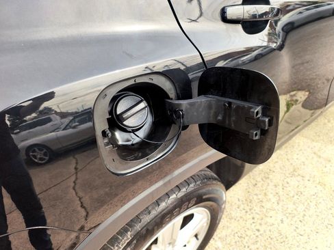 Used 2020 Chevrolet Trax LS image 32