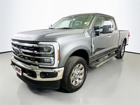 Used 2025 Ford F350 Lariat w/ Chrome Package image 3