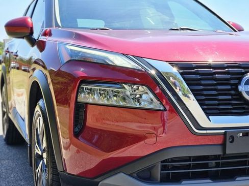 Certified 2023 Nissan Rogue SV FWD image 9