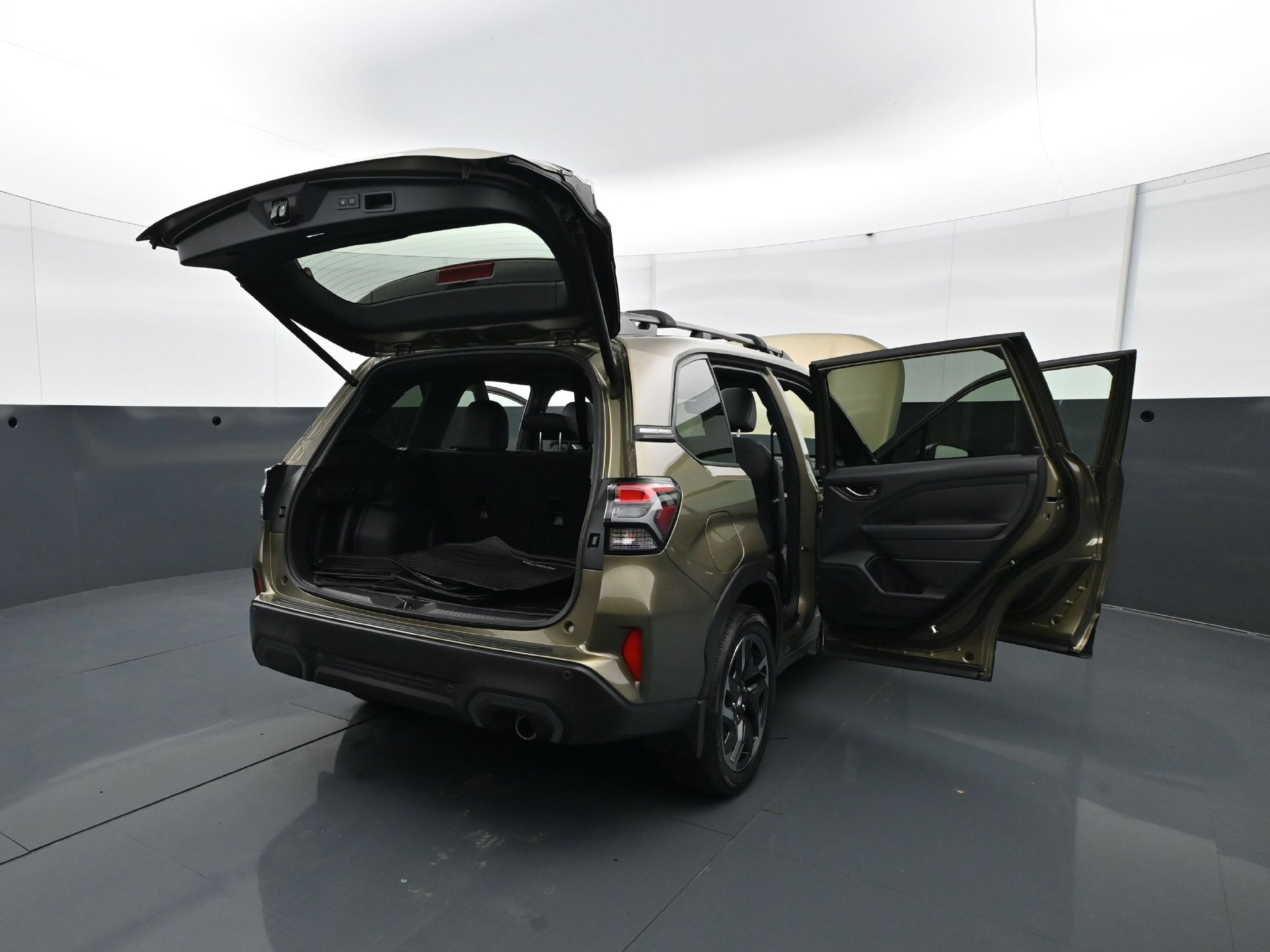 Used 2025 Subaru Forester Limited AWD/4WD image 35