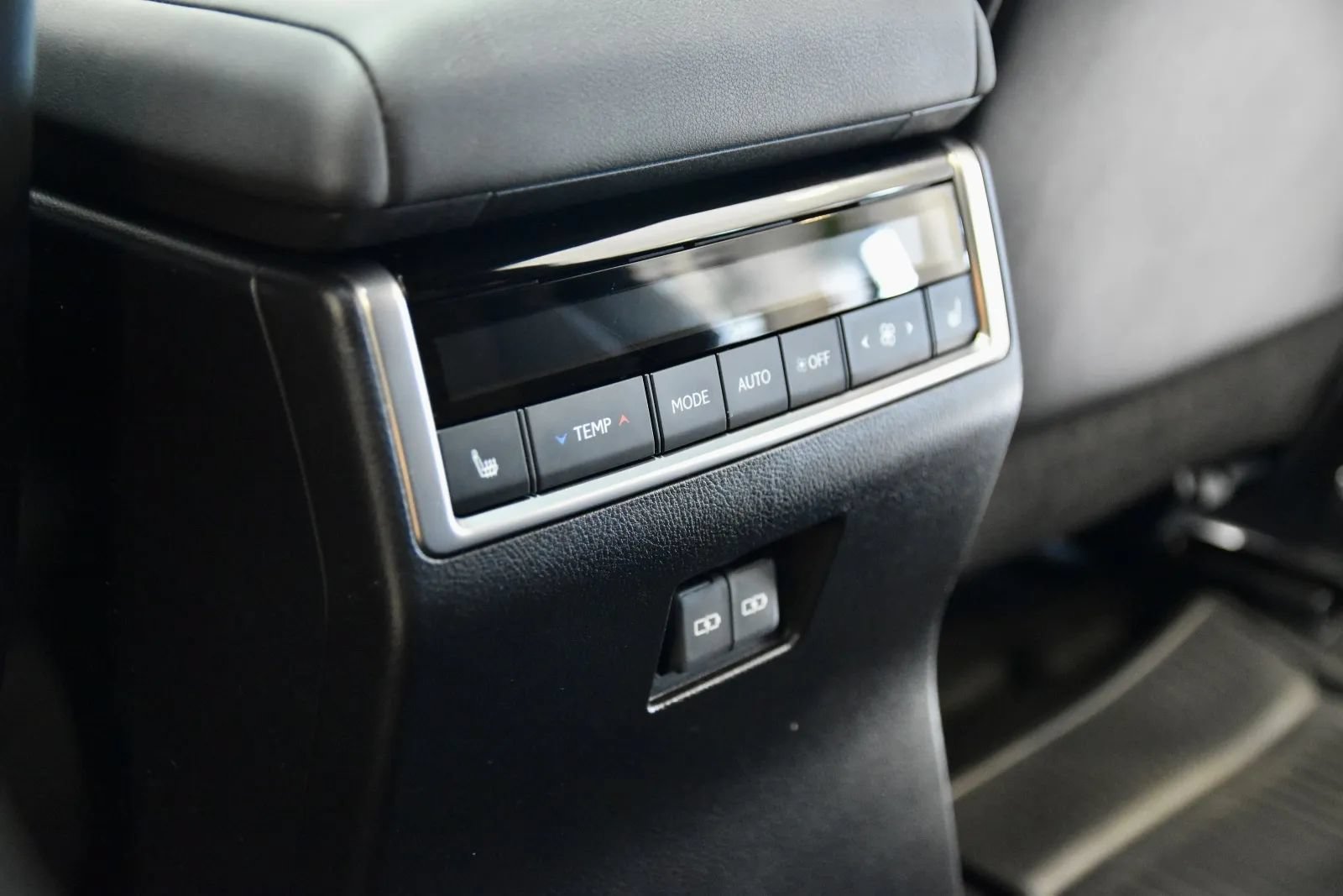 Used 2024 Lexus GX 550 w/ Accessory Package (Z1) AWD/4WD image 22