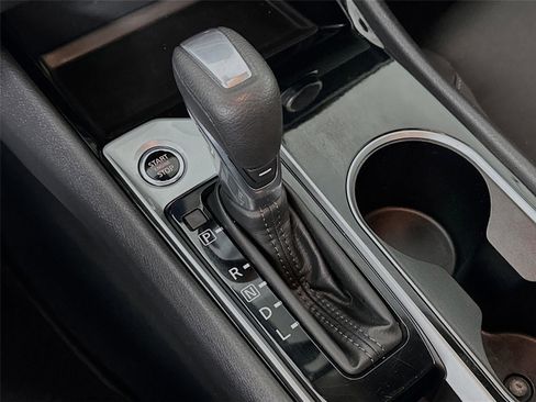 Used 2024 Nissan Altima 2.5 SV image 17