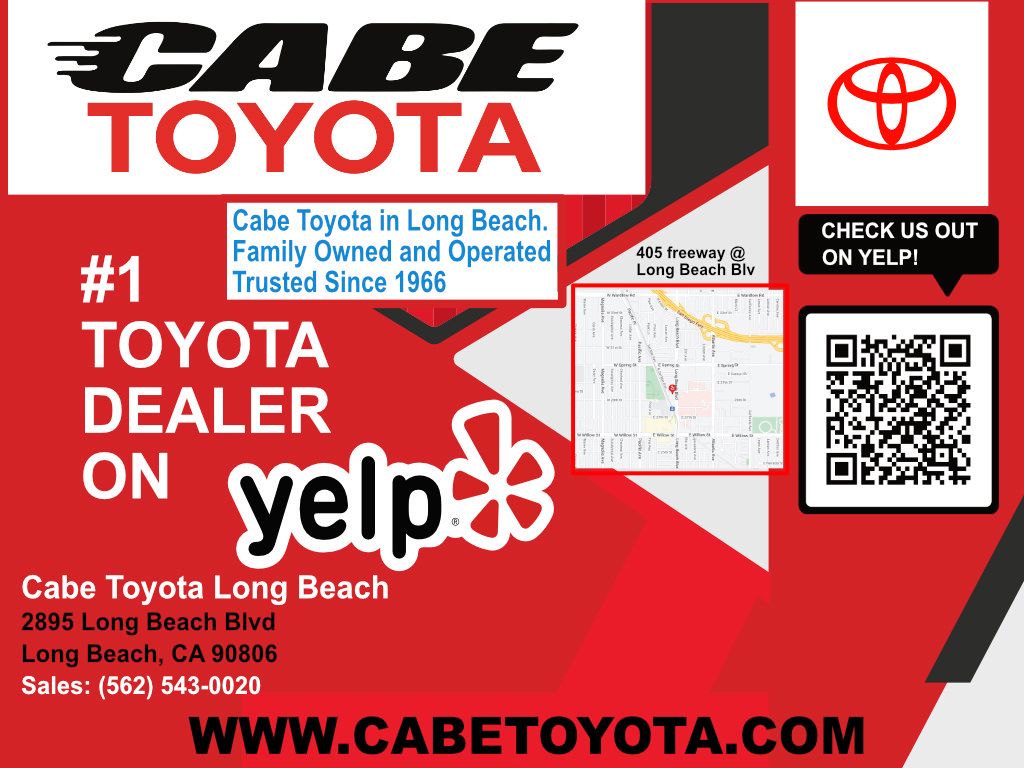 Used 2017 Toyota Sequoia SR5 RWD image 2