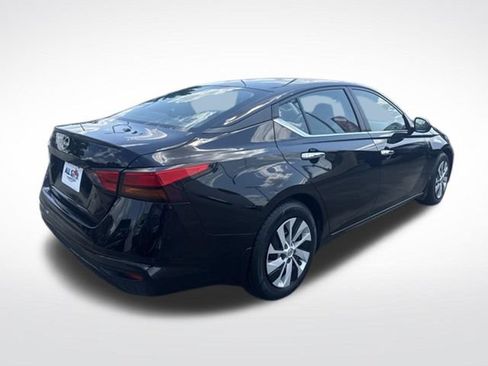Used 2024 Nissan Altima 2.5 S FWD image 5