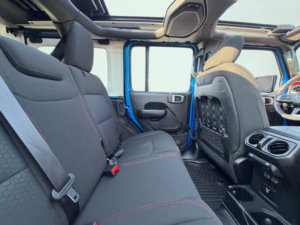 Used 2021 Jeep Wrangler Unlimited Rubicon AWD/4WD image 2