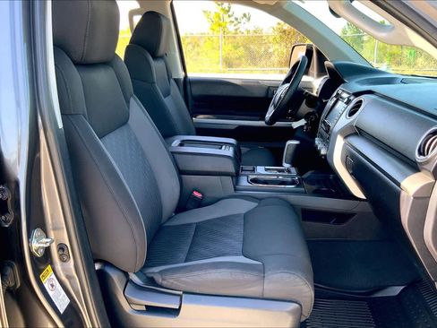 Used 2016 Toyota Tundra SR5 image 8