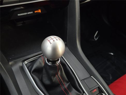 Used 2019 Honda Civic Type R image 9
