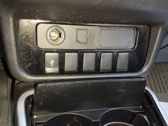Used 2019 Mitsubishi Outlander ES FWD image 18