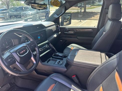 Used 2024 GMC Sierra 2500 AT4 w/ AT4 Premium Plus Package AWD/4WD image 13