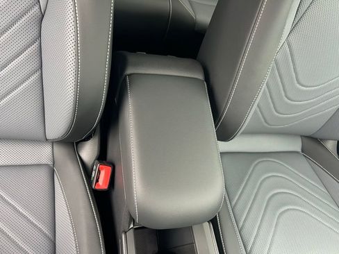 New 2026 Volkswagen Tiguan SE image 37