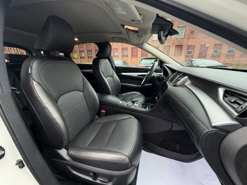 Used 2019 INFINITI QX50 Essential w/ Premium Heat Package AWD/4WD image 12