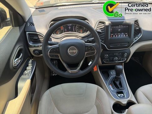 Certified 2019 Jeep Cherokee Latitude w/ Popular Appearance Group FWD image 5