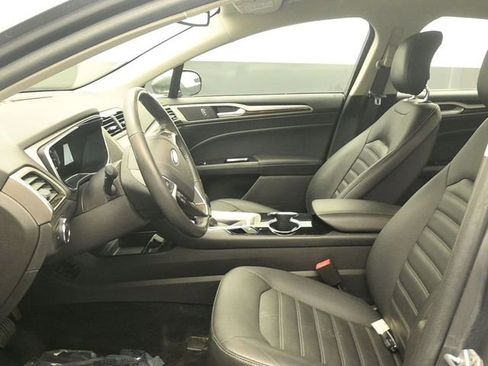 Used 2014 Ford Fusion SE w/ Equipment Group 202A image 11