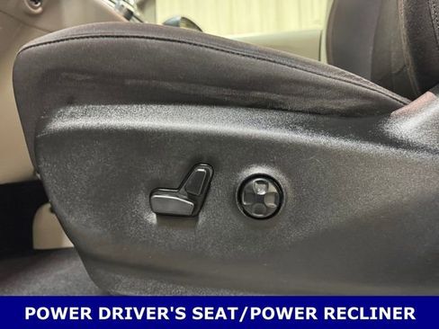 Used 2017 Chrysler Pacifica Touring image 17