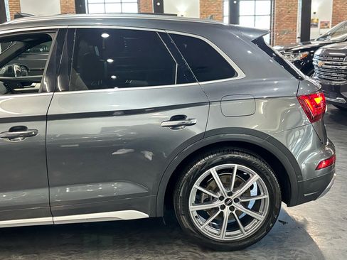 Used 2022 Audi Q5 e Prestige w/ Prestige Package image 19
