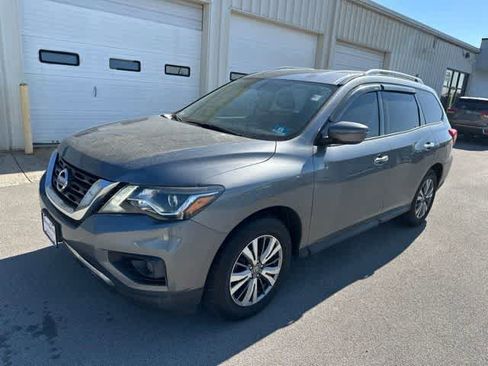 Used 2020 Nissan Pathfinder SV AWD/4WD image 2