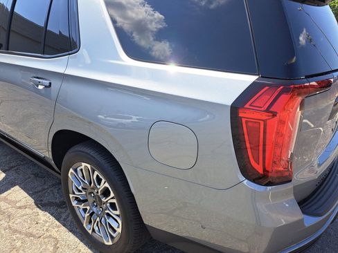 Used 2024 GMC Yukon Denali Ultimate AWD/4WD image 19