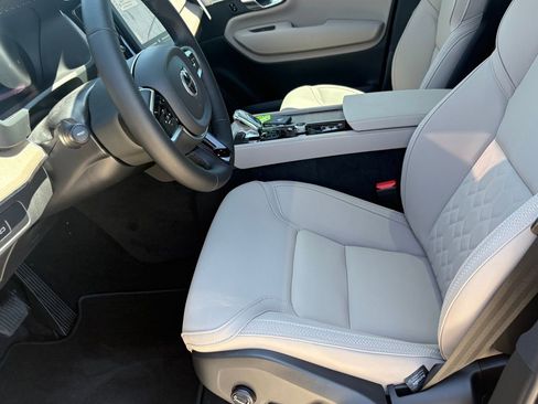 New 2026 Volvo XC90 B6 Plus w/ Protection Package Premier AWD/4WD image 17