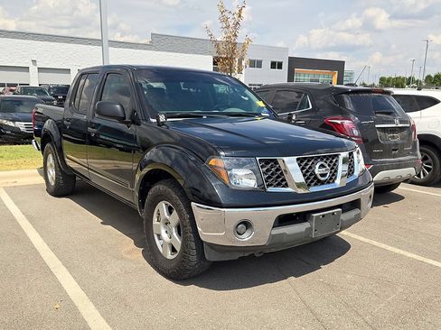 Used 2008 Nissan Frontier SE w/ SE Value Truck Pkg RWD image 4