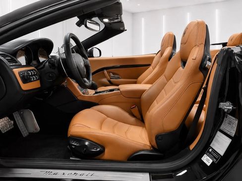 Used 2016 Maserati GranTurismo Sport RWD image 10