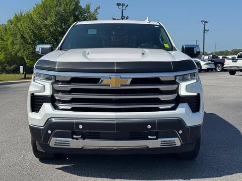 Used 2023 Chevrolet Silverado 1500 High Country w/ High Country Premium Package AWD/4WD image 8