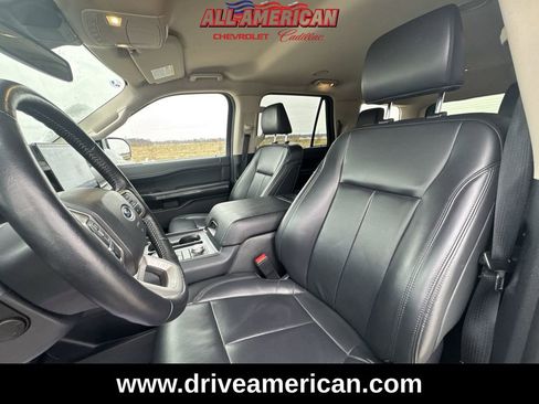 Used 2024 Ford Expedition XLT image 19