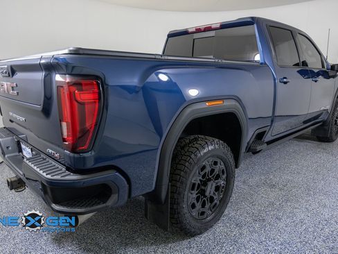 Used 2023 GMC Sierra 2500 AT4 w/ AT4 Preferred Package AWD/4WD image 7