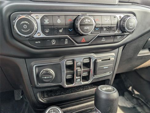 Used 2022 Jeep Wrangler Unlimited Sport AWD/4WD image 24