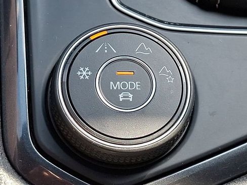 Used 2021 Volkswagen Tiguan SE R-Line image 25