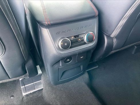 Used 2025 Ford Explorer ST-Line image 26
