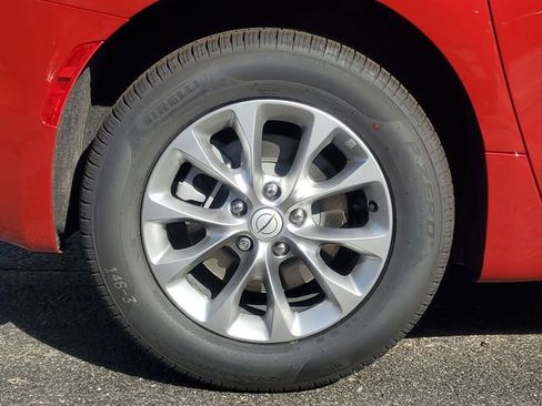 New 2026 Chrysler Pacifica Select image 6