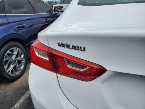 Used 2018 Chevrolet Malibu LT FWD image 5