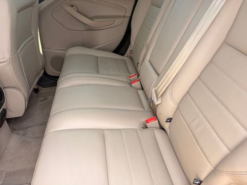 Used 2016 Ford C-MAX Energi SEL FWD image 17