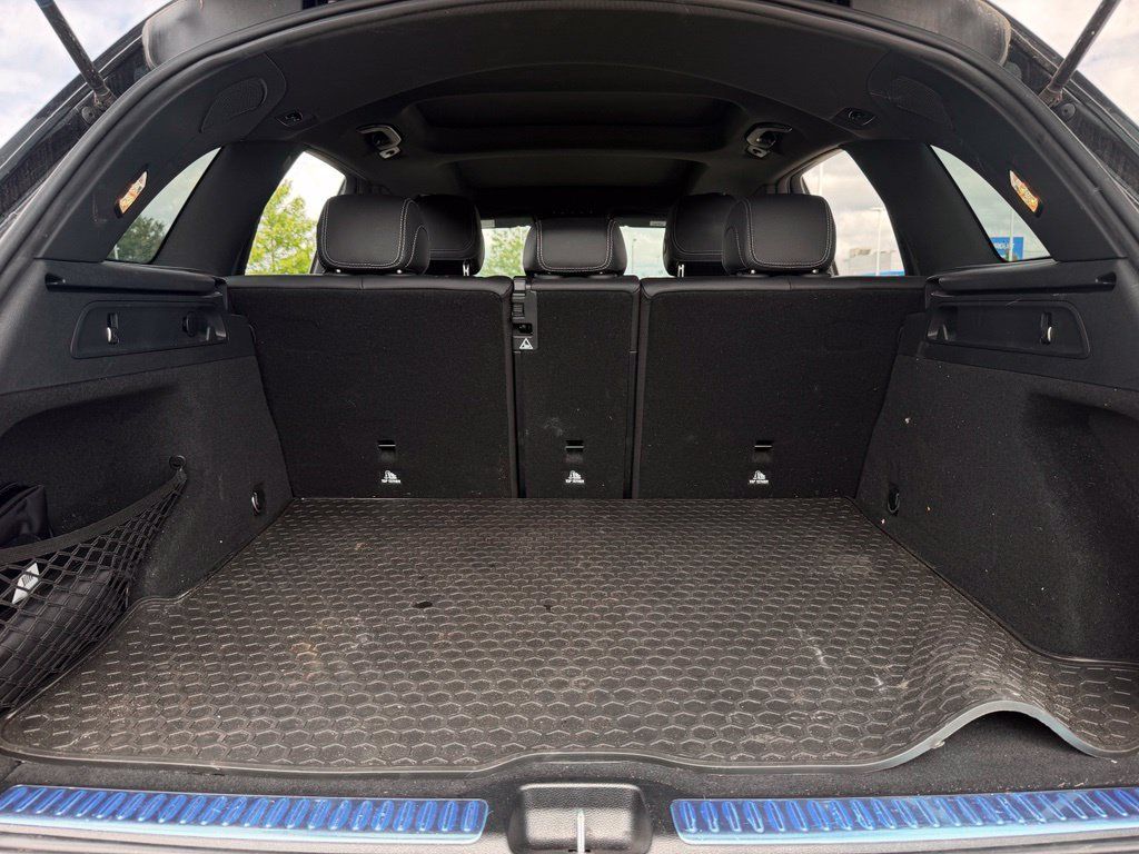 Used 2022 Mercedes-Benz GLC 300 4MATIC image 32