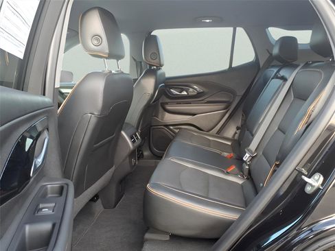 Used 2024 GMC Terrain AT4 image 4