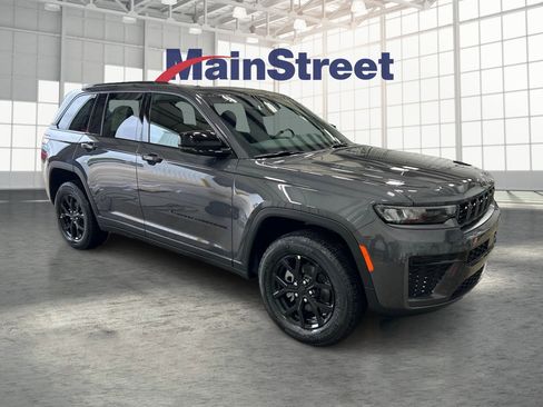 New 2026 Jeep Grand Cherokee Altitude AWD/4WD image 7