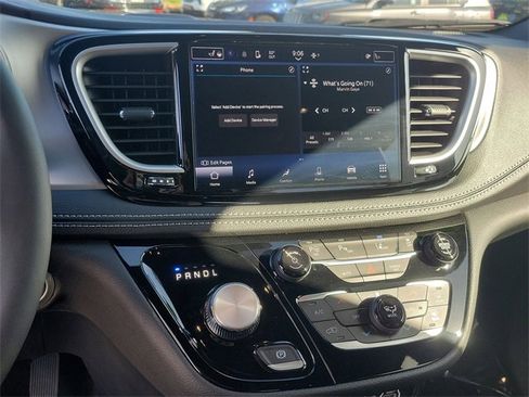 New 2023 Chrysler Pacifica Touring-L w/ S Appearance Package image 27