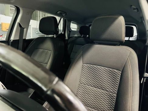 Used 2021 GMC Terrain SLE w/ Driver Convenience Package FWD image 2
