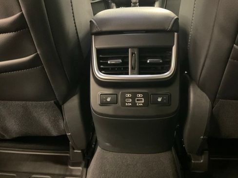 Used 2025 Subaru Outback Touring w/ Popular Package #2 AWD/4WD image 38