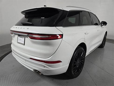 Certified 2021 Lincoln Corsair Reserve image 4