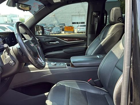 Used 2021 Cadillac Escalade Premium Luxury AWD/4WD image 24