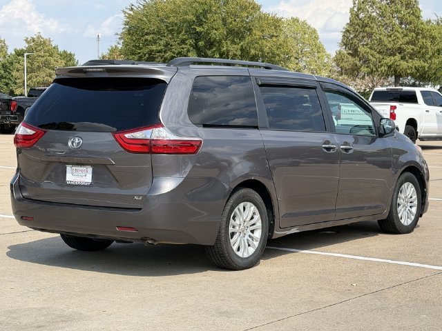 Used 2016 Toyota Sienna XLE FWD image 4