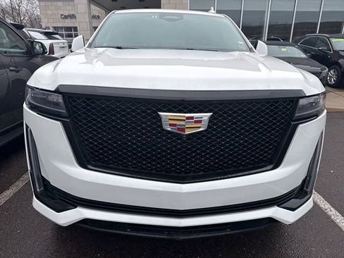 Used 2024 Cadillac Escalade Sport image 3