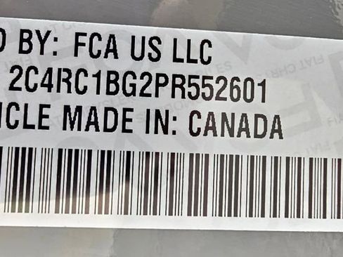 Used 2023 Chrysler Pacifica Touring-L image 29