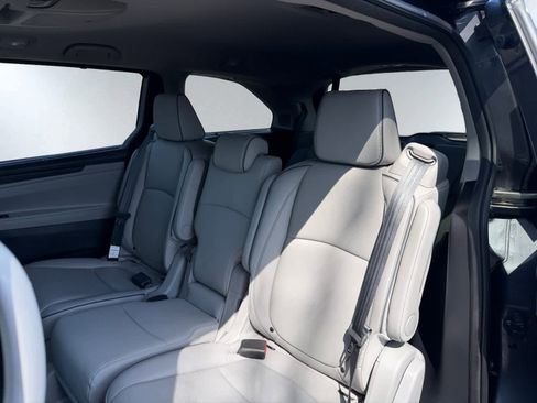 Used 2024 Honda Odyssey Elite image 18